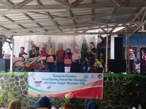 UPK KIARAPEDES GELAR GRAND OPENING AMANAH MART DISAMBUT ANTUSIAS WARGA MASYARAKAT